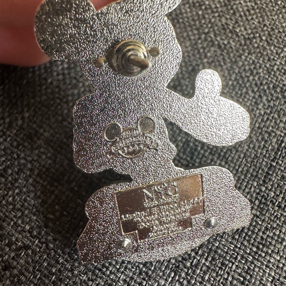 Disney Celebrate Mickey Pin Doris Roberts "Mousetaccioli" - Picture 4 of 4